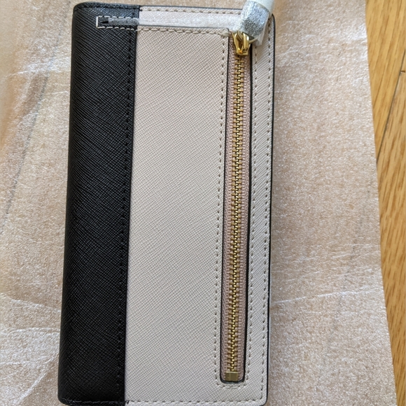 Kate Spade Bi-Fold Two Tone Nude/ Black Wallet - Picture 2 of 5